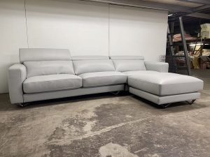 新北客製化沙發｜訂製一款極簡灰白風格，強調人體工學設計｜宇創沙發